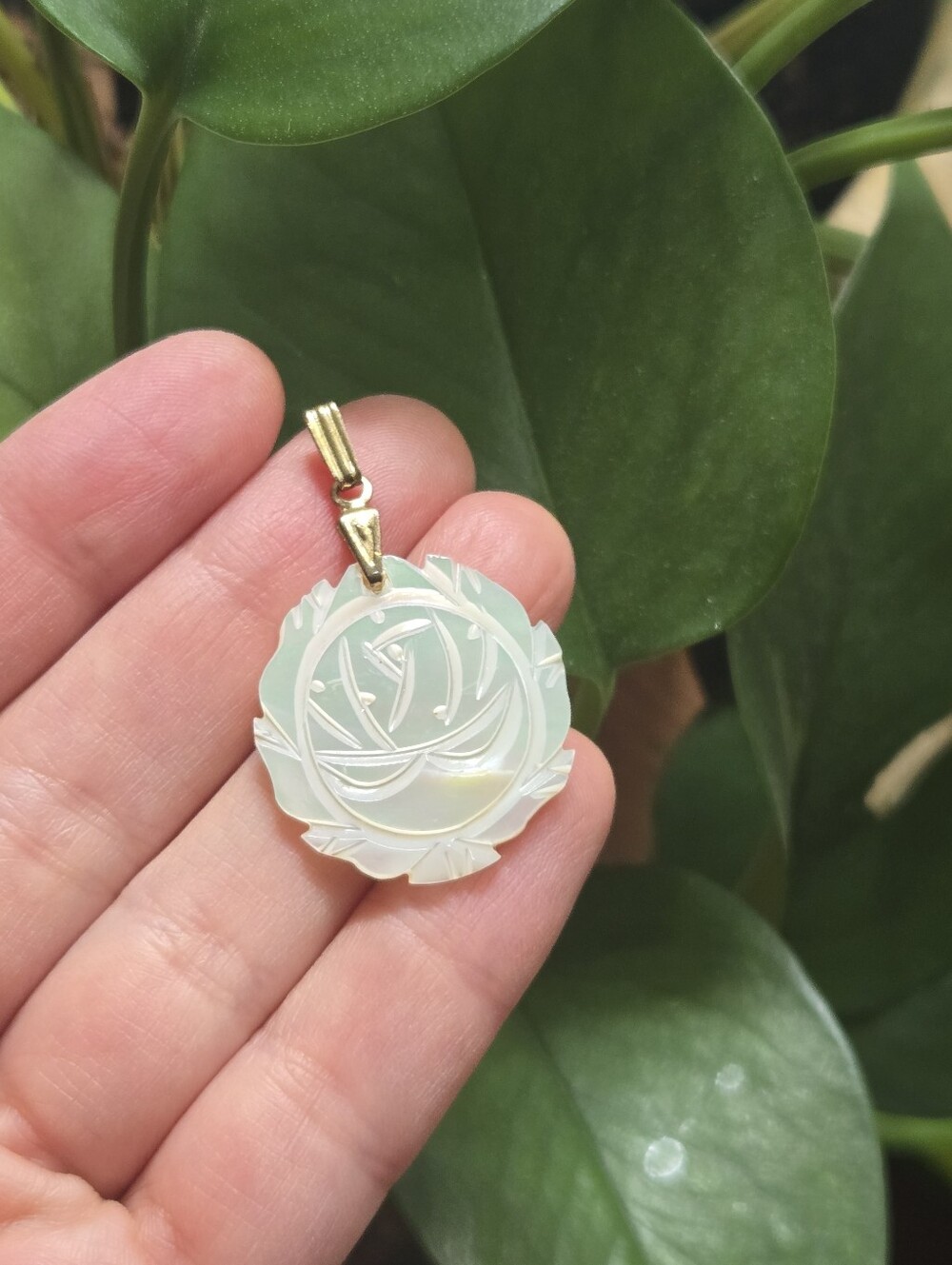 Vintage Carved Mother of Pearl Rose Flower Pendant – Handmade Shell Jewelry